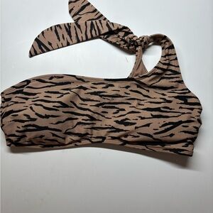 🐆 Abercrombie & Fitch One-Shoulder Tiger Bikini Top 🐆